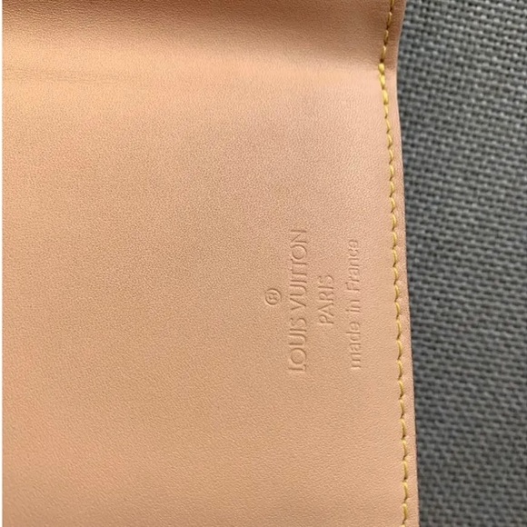 Louis Vuitton Audra Wallet Used but still in great condition. Not box - Picture 5 of 5